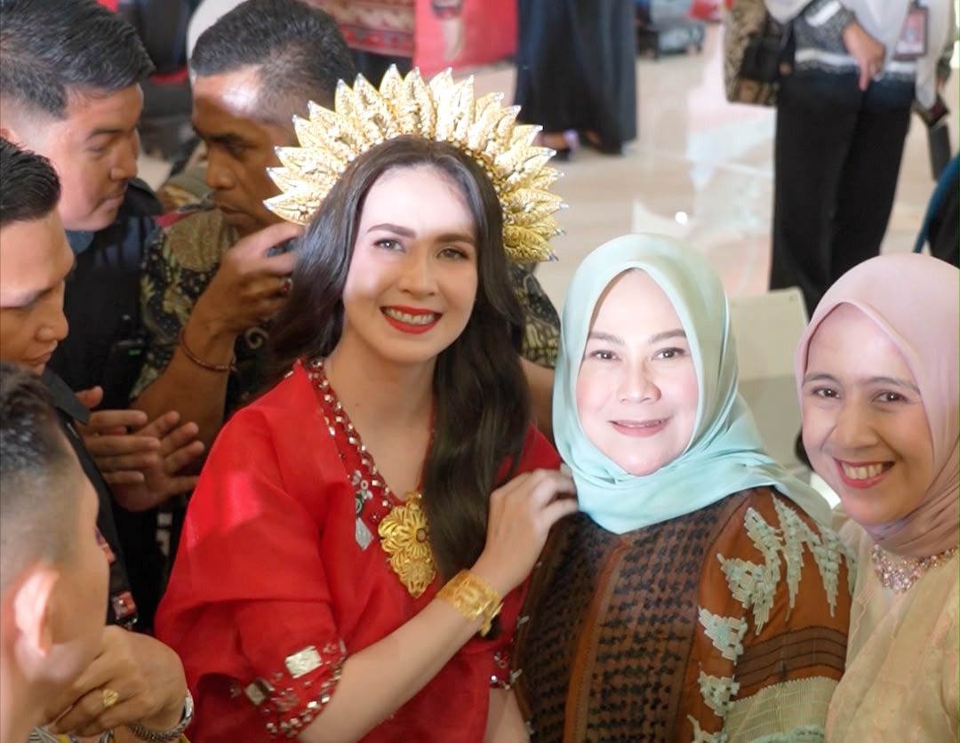 Dipakai Mendagri Tito, Wastra Sutra Gowa Jadi Magnet Pameran Dekranas 2026