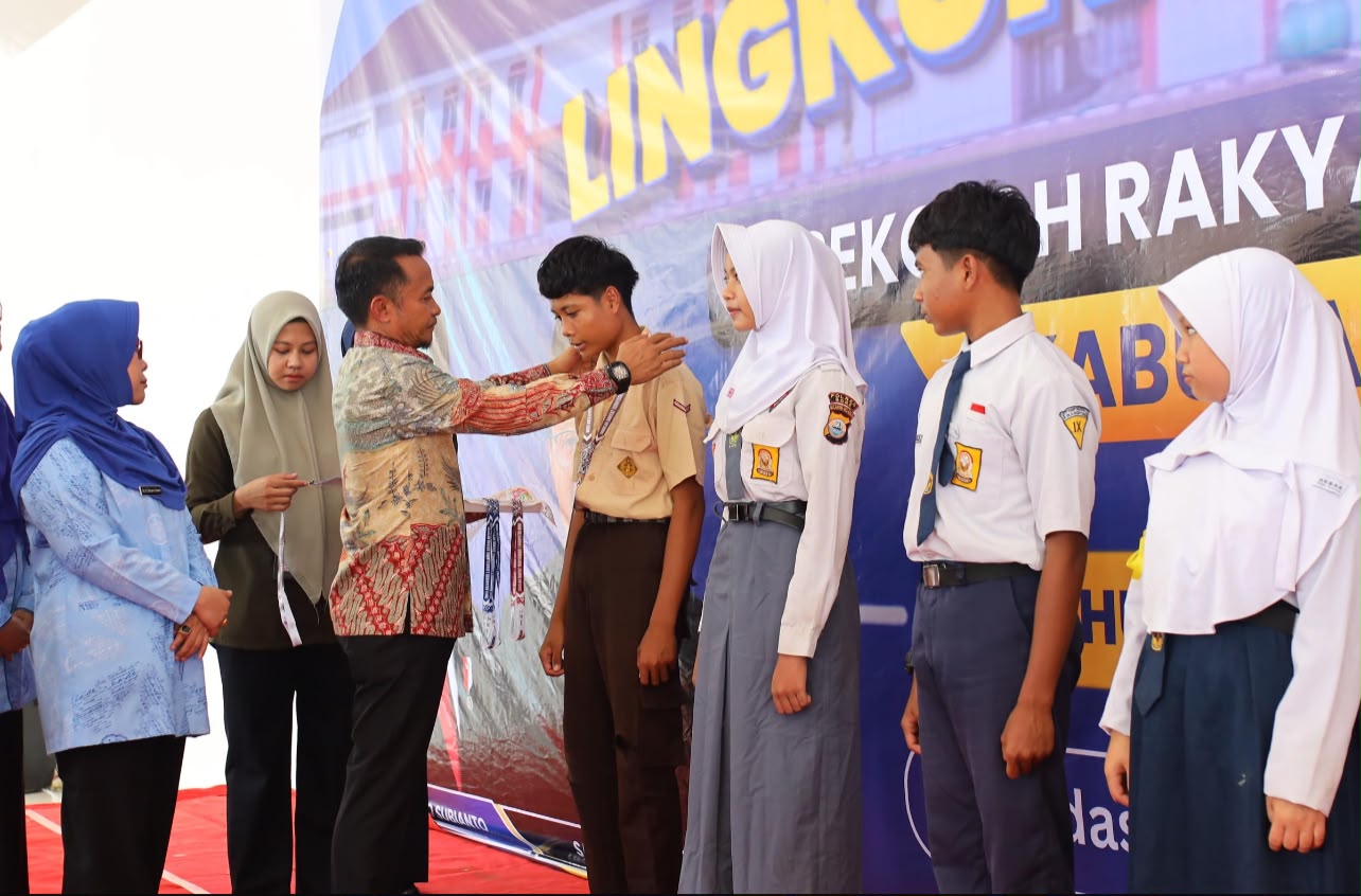 Sekolah Rakyat Bone Dimulai, Bupati Tantang Anak-anak Berani Bermimpi Besar