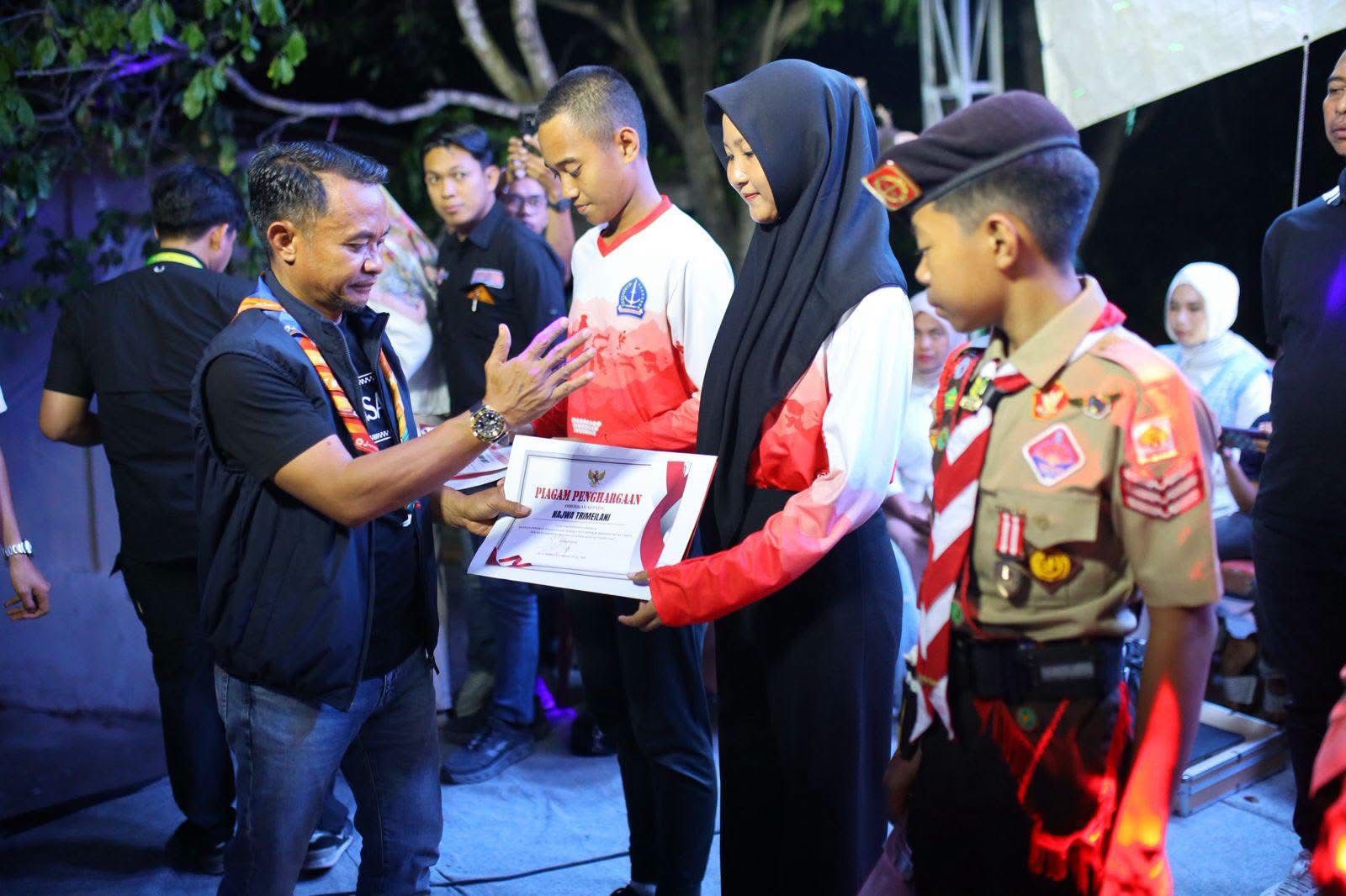 Bupati Bone: Jangan Hanya Berhenti Jadi Pengibar Bendera, Jadilah Pemimpin Hebat!