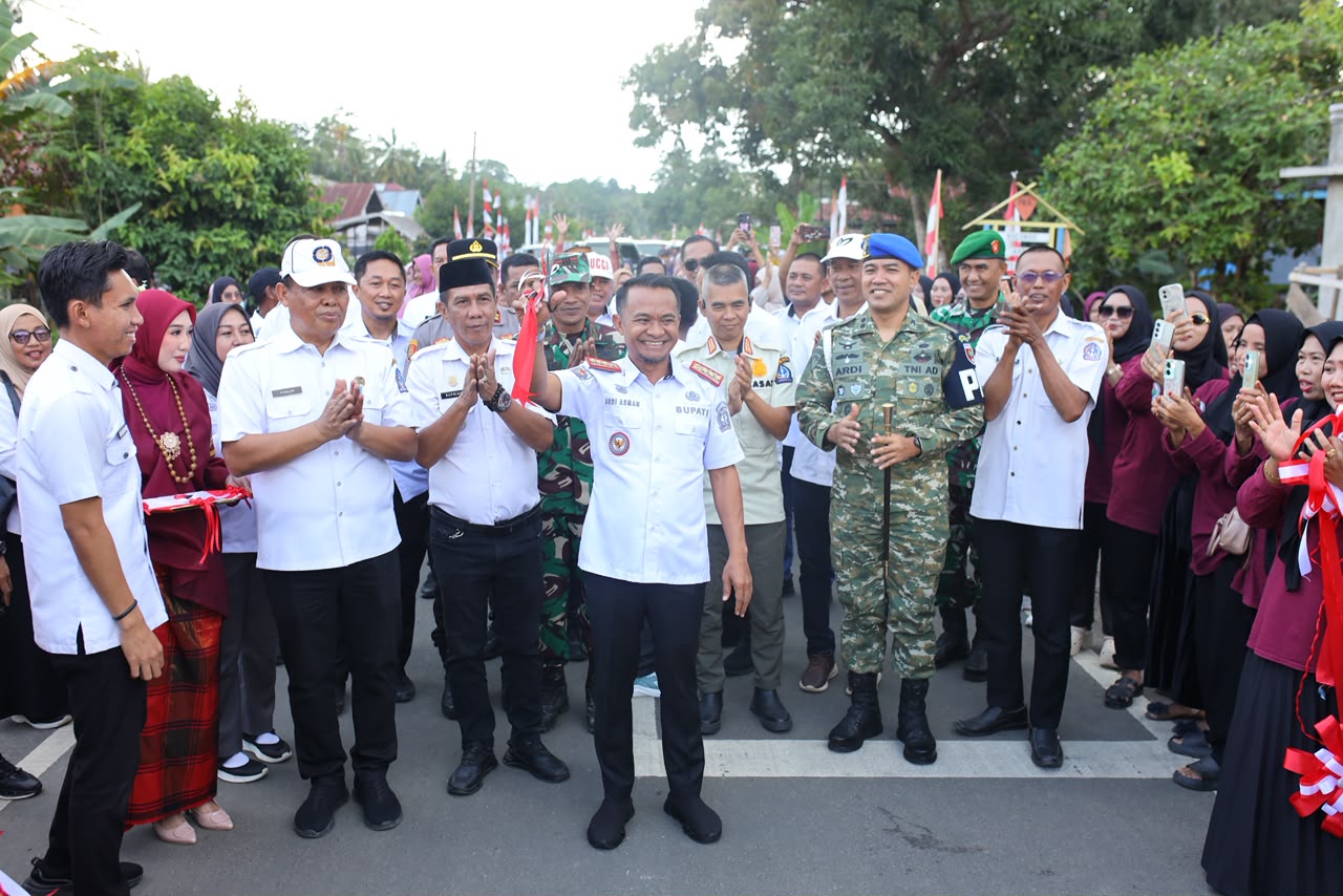 Jalan Penghubung Cina–Ponre Kini Mulus, Warga Tak Lagi Bergantung pada Akses Rusak Bertahun-tahun
