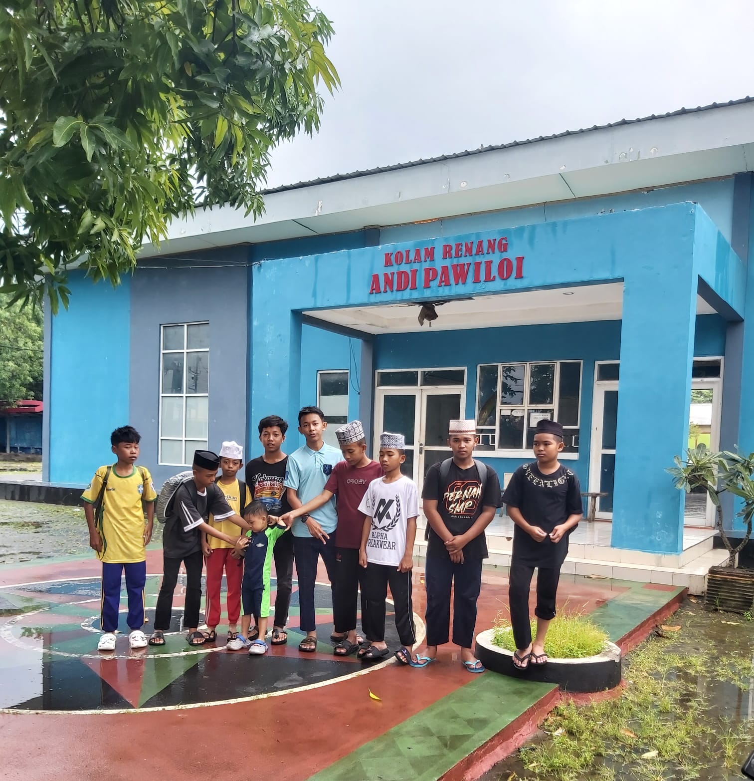 Santri Kecewa Gagal Berenang, Kolam Renang Andi Pawiloi Tertutup. Pemkab Bantaeng Diingatkan Benahi Fasilitas Publik