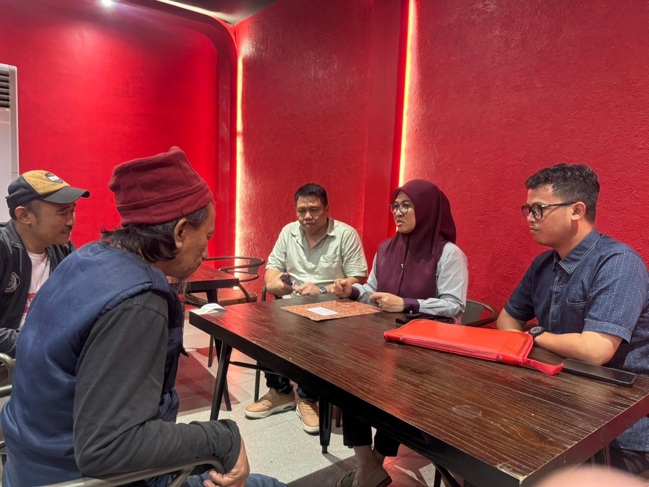 Bantah Isu Perselingkuhan, Husniah Talenrang Tegaskan Fokus Kerja dan Siapkan Langkah Hukum